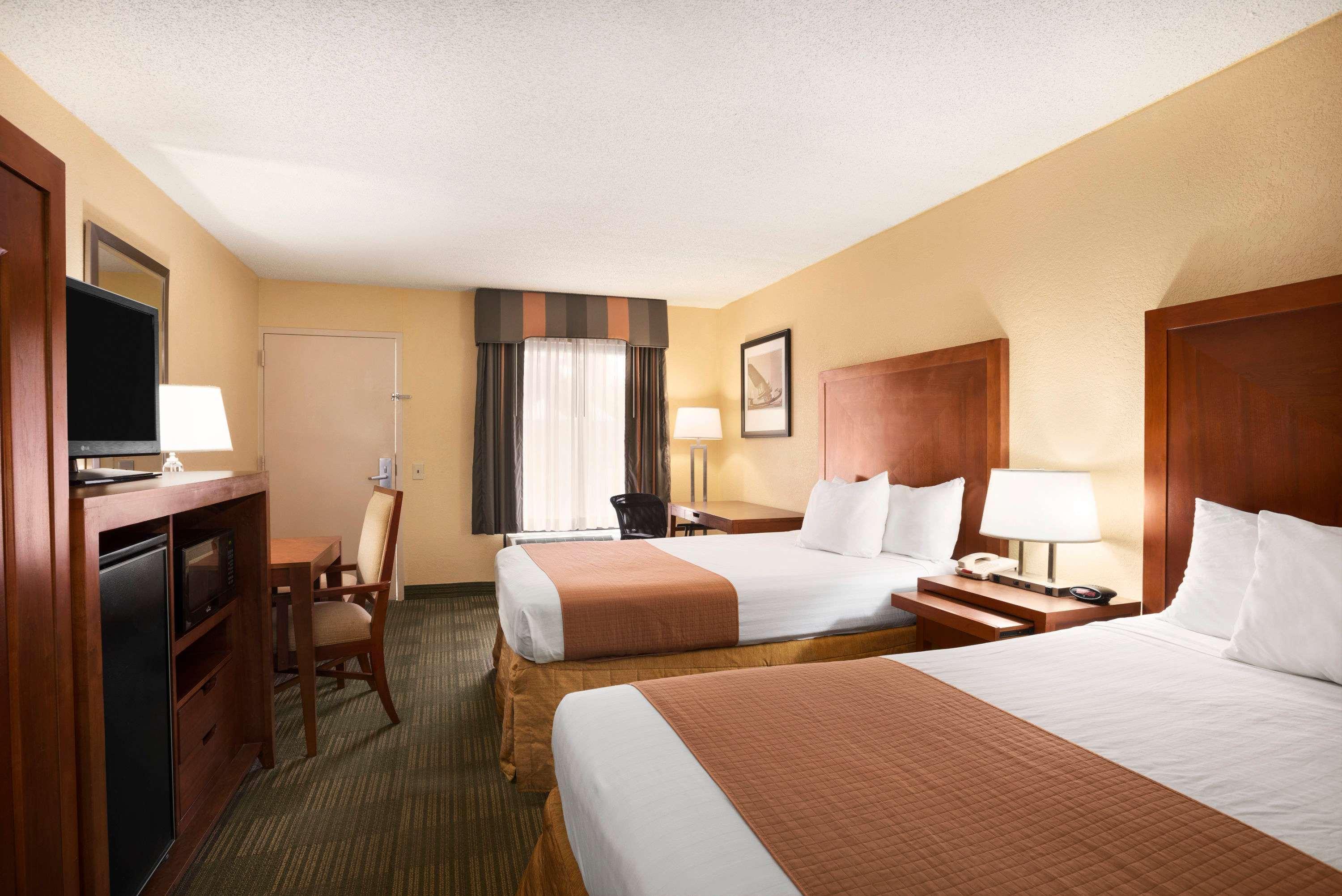 Days Inn By Wyndham Jacksonville Airport Exterior photo