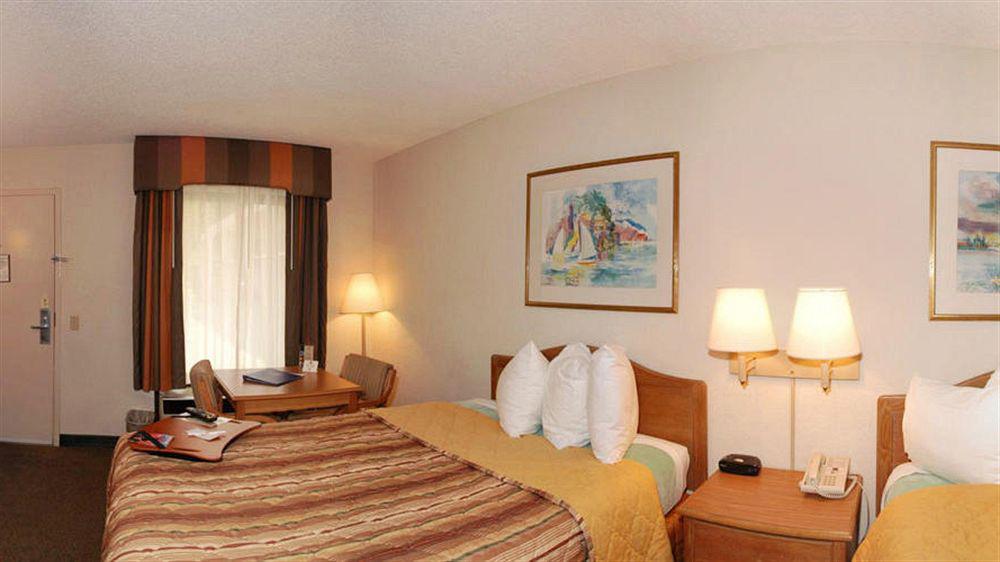 Days Inn By Wyndham Jacksonville Airport Exterior photo